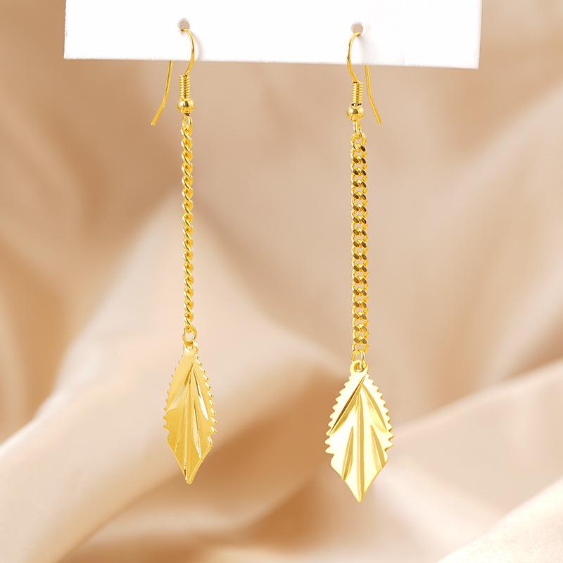 Cercei imitație aur nisipiu de înaltă calitate: Design cu ciucuri de lungă durată pentru femei, Accesorii din cupru transfrontaliere