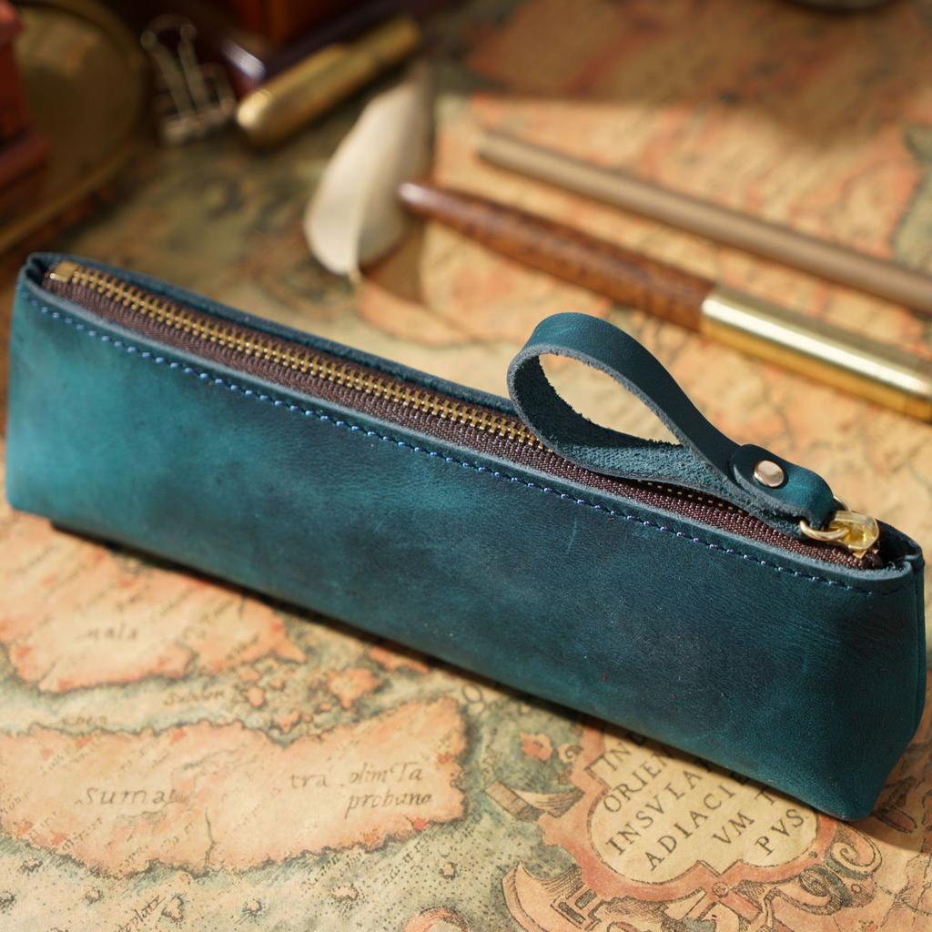 2026 Vintage Crazy Horse Leather Zipper Pencil Bag Handmade Cowhide Pen Cover Creative Fashion Stationery Pen Storage Bag