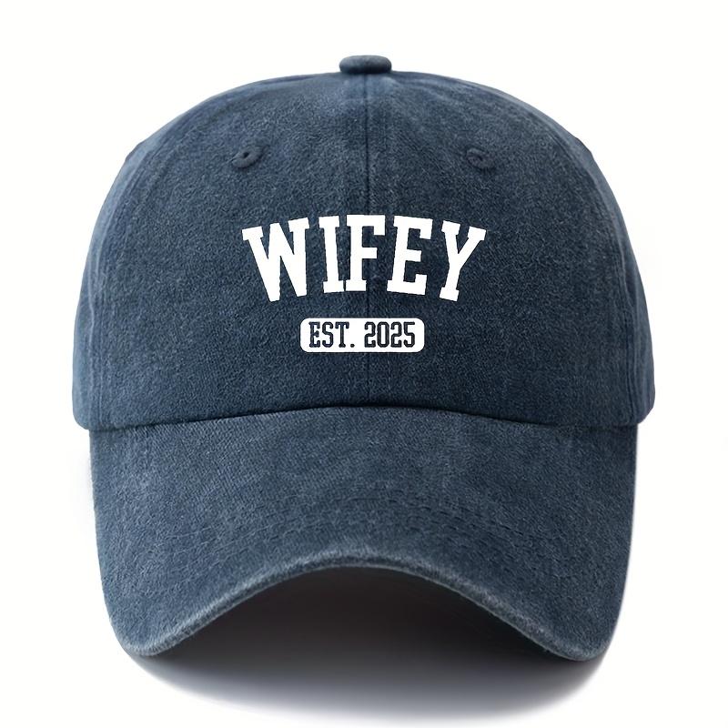 

Classic retro washed baseball cap for both men and women, lightweight curved brim truck cap for outdoor sun protection Adjustable темно-синього кольору
