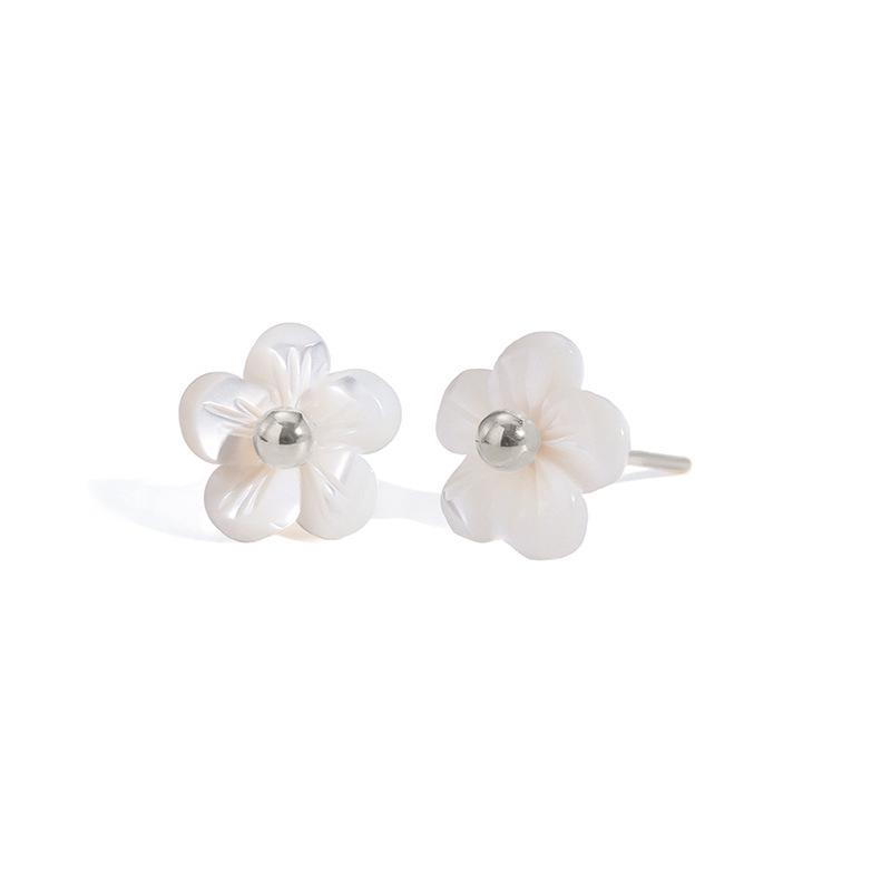 Small White Flower Stud Earrings for Women - Elegant and Versatile Floral Jewelry