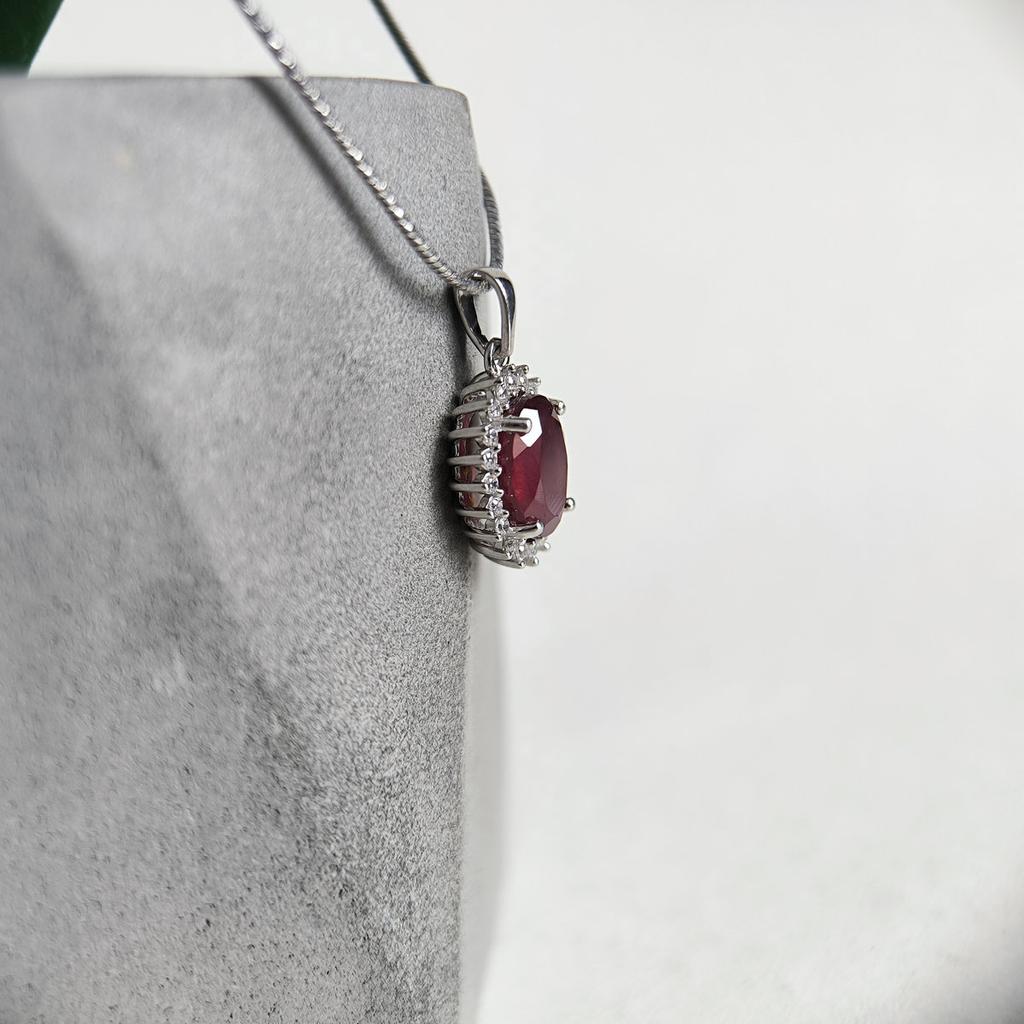 Серебряная подвеска с рубином 3.92ct, фианитами (2205326)