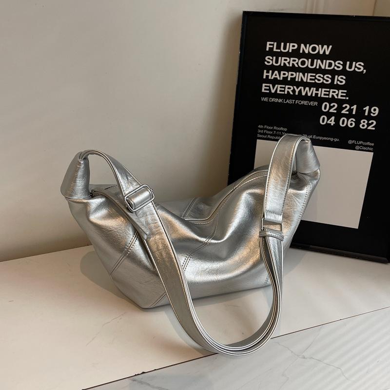 Premium Texture Bag Women's Large Capacity 2025 New Fashion Niche Design Messenger Bag Commuter Saddle Dumpling Bag