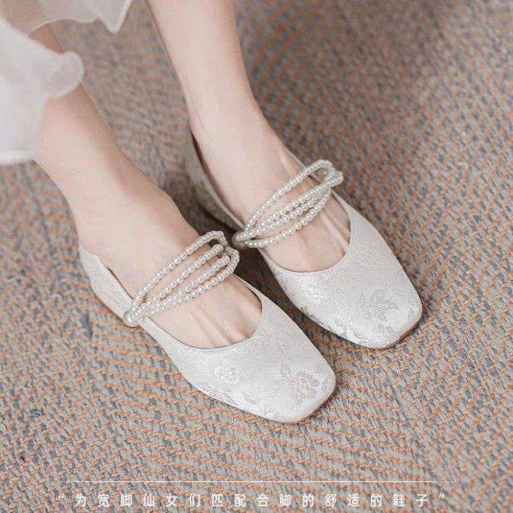 Chinese retro national style square head rare shoes pearl word Mary single shoes 2025 new bridesmaids beautiful cheongsam single shoes