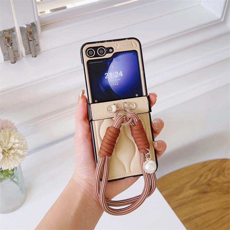Applicable to Samsung ZFlip5 folding mobile phone case three-dimensional wavy zflip4 portable lanyard protective leather case