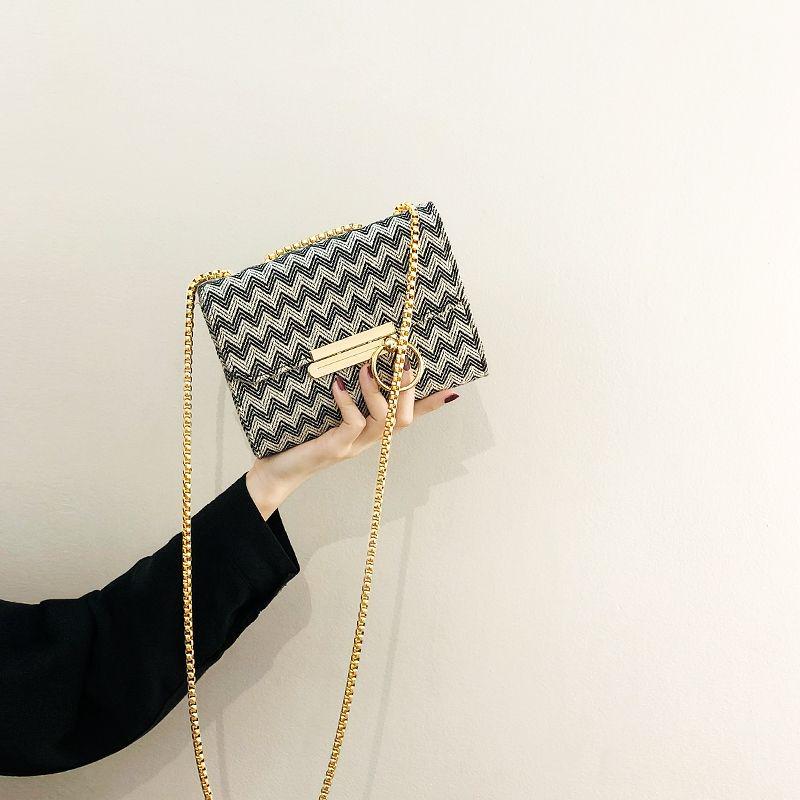 Women's Versatile Mini Chain Crossbody Bag - Influencer Lipstick Bag