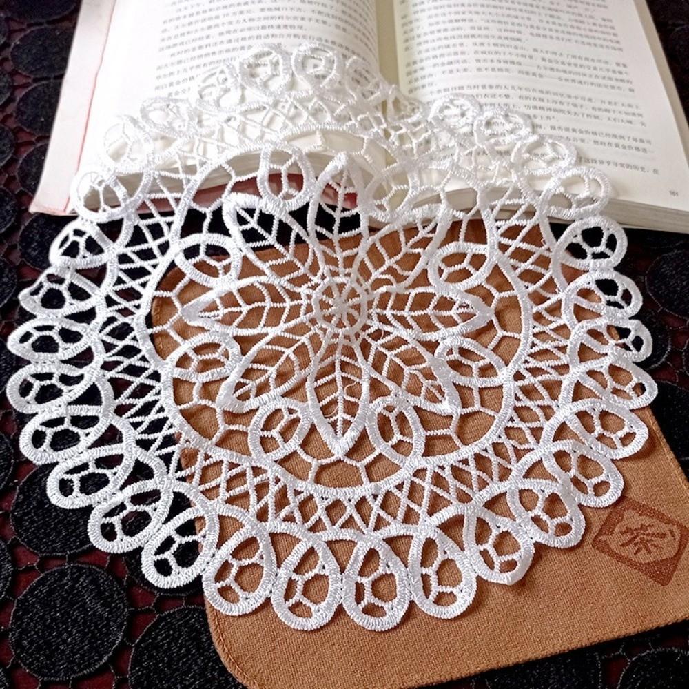 Nordischer Stil Stickerei Spitze Tischdecke Hohl Isoliert Serviette Platzset Möbeldekor Weiß Rund Spitze Untersetzer Kaffeetisch
