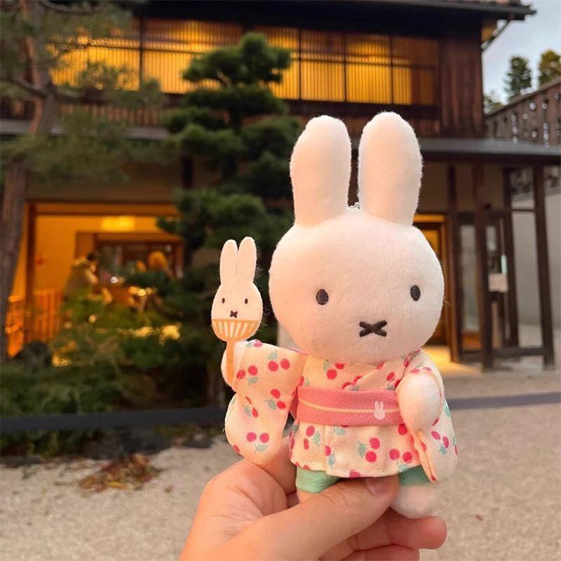 Miffys Rabbit Keychain Cute Cartoon Bunny Keyring Small Animal Doll Girls Backpack Pendant Car Key Holder Womens Bag Accessories