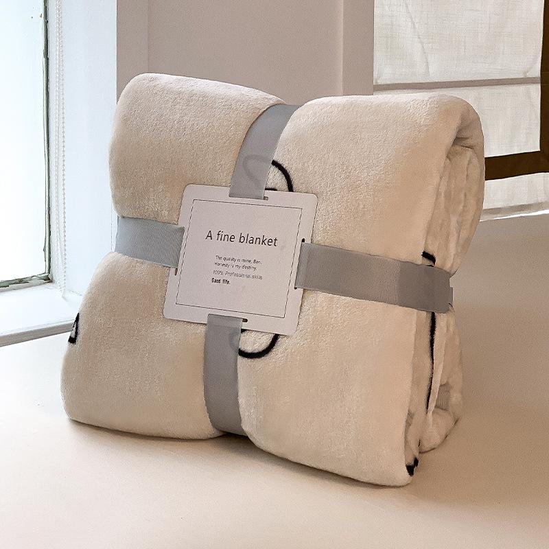 

Luxury Flannel Travel Blanket for Airplane Lightweight Office Nap Soft Blanket Non-shedding and Colorfast Multi-purpose Blankets 1.0x1.2m Kid Size