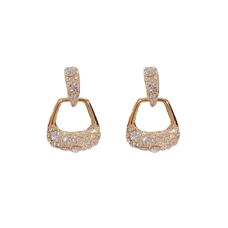 

S925 Copper Needle Rhinestone Geometric Simple Wild Earrings Net Red Personality Fashion Cold Wind Earrings Women s Zircon золотой