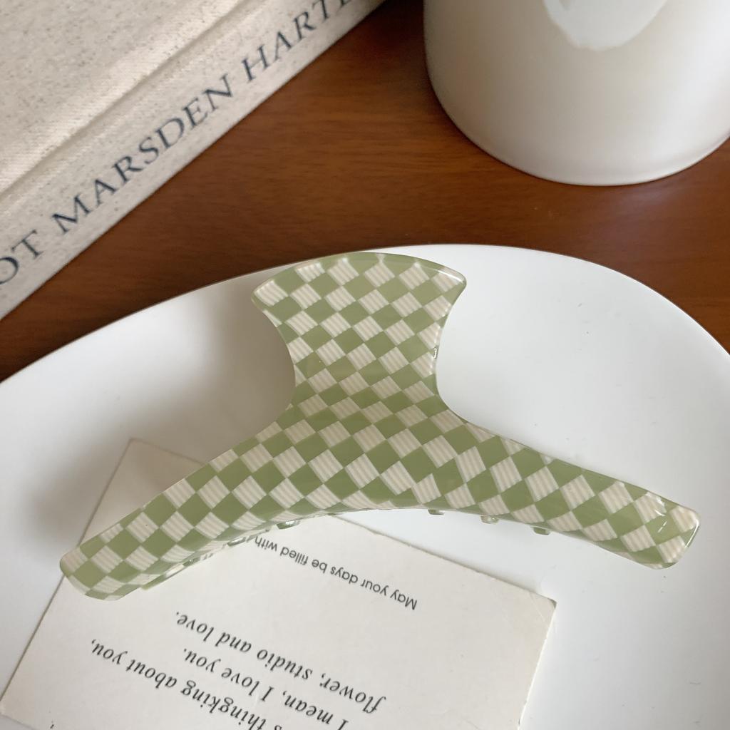 Korean New Fashon 11CM Large Curved Colorful Plaid Hair Clip Simple Acrylic Shark Clip Hair Accessories For Woman Girls