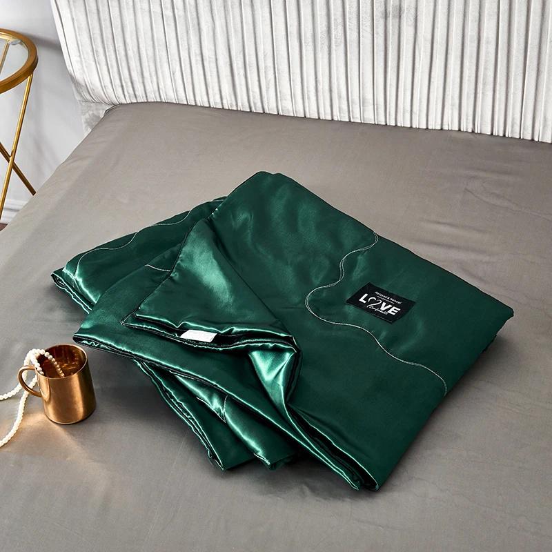 Luxury Emulation Silky Quilted Quilt Queen High End Spring Summer Satin Quilts Mechanical Wash Soft Comfortable Thin Comforter