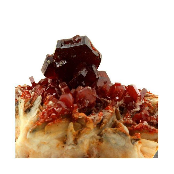 Pierres et Minéraux. Vanadinite. 628.0 ct. Mibladen Mining District, Midelt, Maroc.