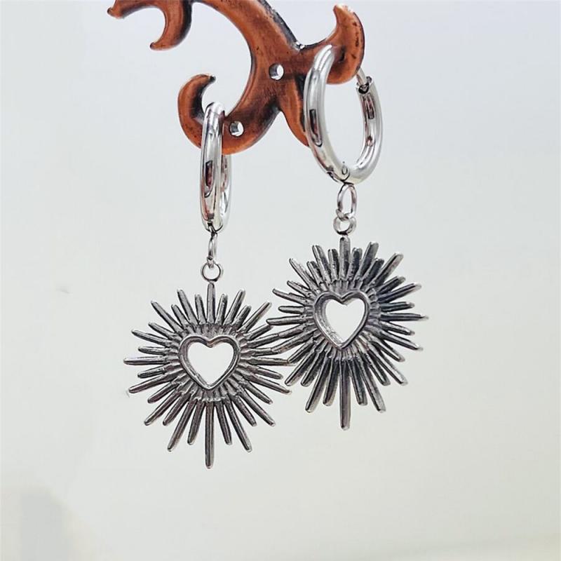 Stainless Steel Heart Shaped Sun Hoop Earrings for Women Girls Punk Irregular Thorn Peach Heart Ear Buckle Wedding Jewelry Gifts