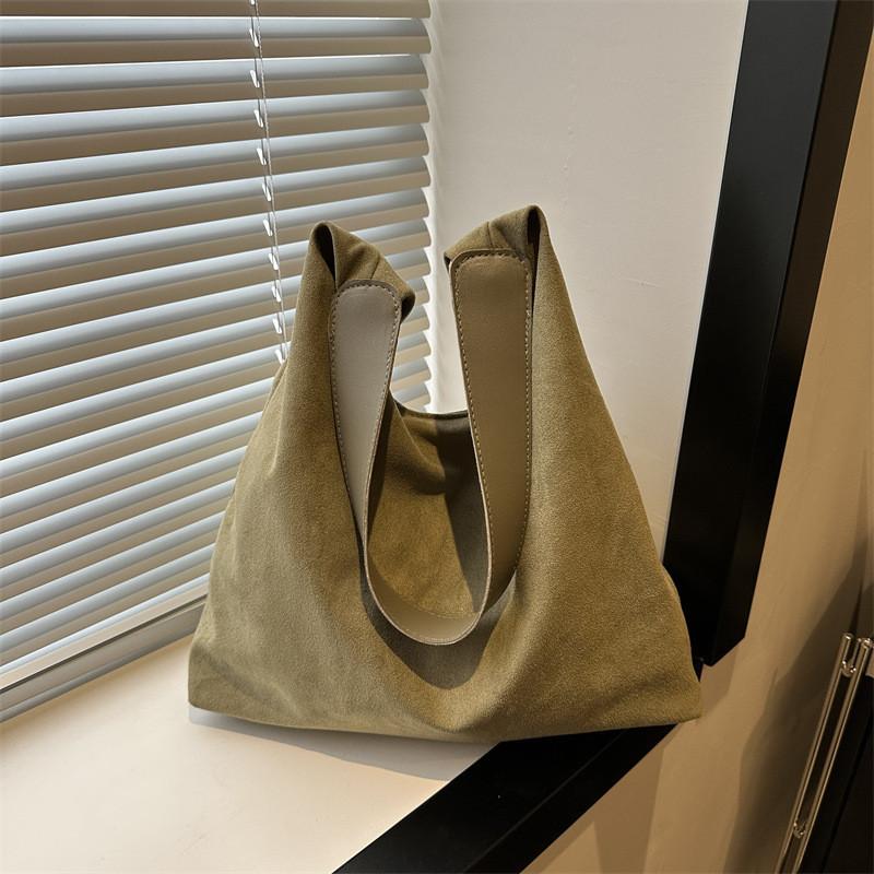 Stylish Street Fashion Nylon Tote Bag Big Size Car Line Detail Vertical Square Shape Magnetic Buckle Zippered Inner Pocket Soft Shoulderbag