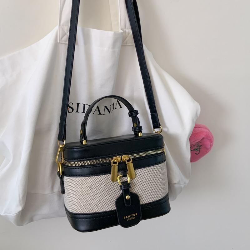 New niche design fashionable contrasting color cosmetic bag portable shoulder crossbody trendy women's bag