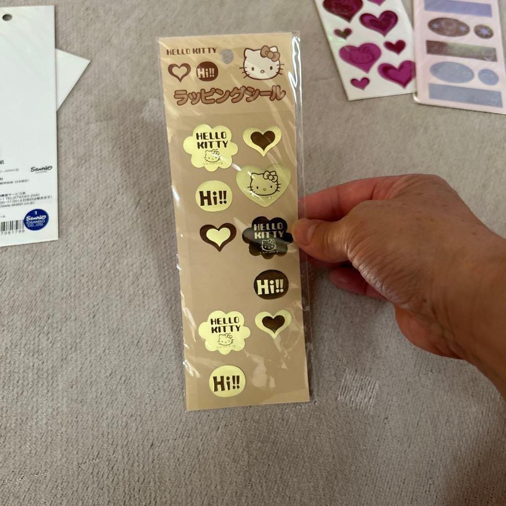Used Hello Kitty wrapping sticker