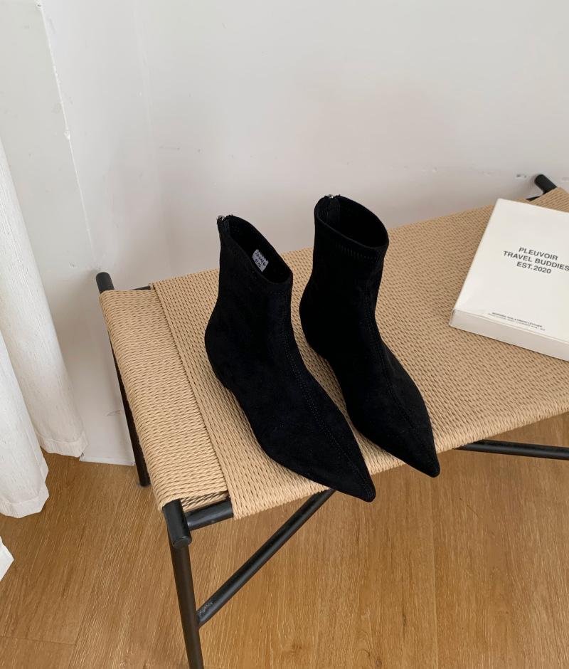 2025 autumn and winter new European and American retro simple matte suede flat socks boots thin boots temperament pointed short boots women