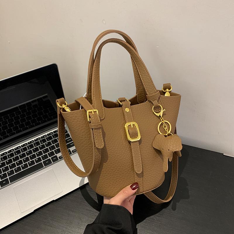 

Популярная в этом году сумка-ведро для женщин 2024 года, новая осенне-зимняя ретро-сумка, универсальная сумка-мессенджер, высококачественная женская сумка коричневый