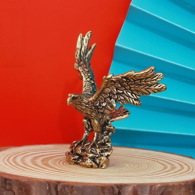 Vintage Brass Animal Eagle Figurine Antique Copper Statue Handmade Decorative Ornament for Living Room Entryway Decor