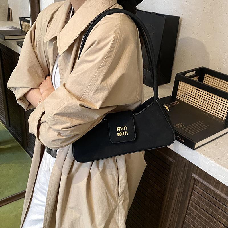 New single shoulder handbag trendy fashion versatile autumn and winter retro underarm bag women