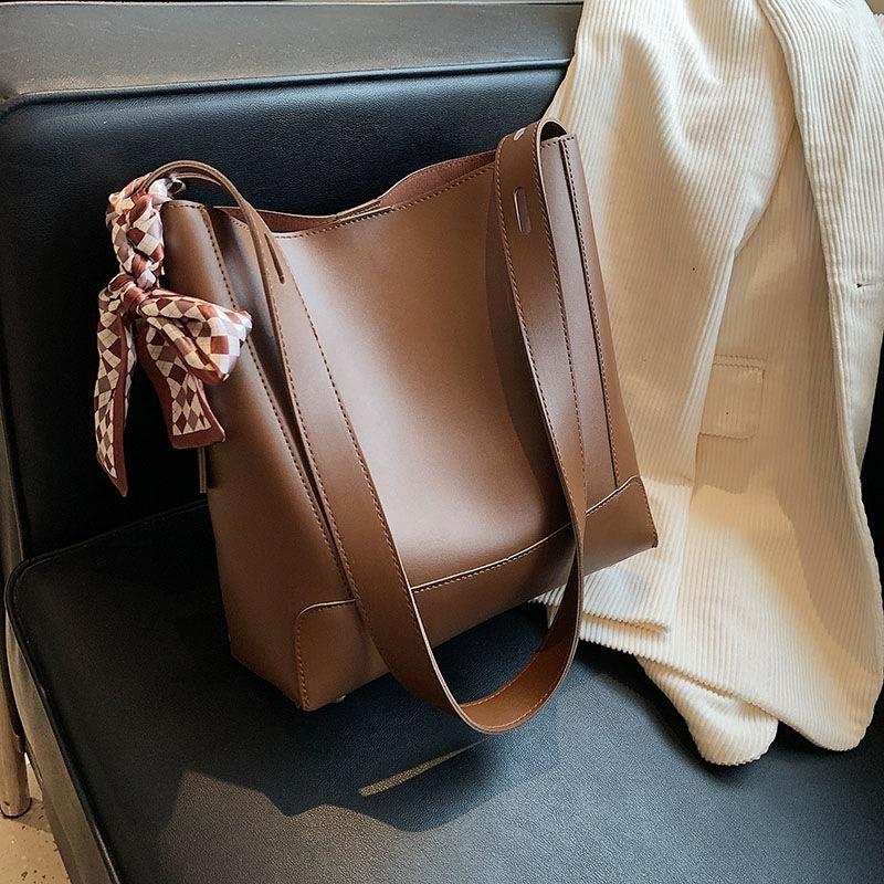 

Новая женская сумка, ощущение высокого класса, летняя универсальная сумка-тоут большой вместимости для поездок на работу утром, портативная плечевая сумка-ведро