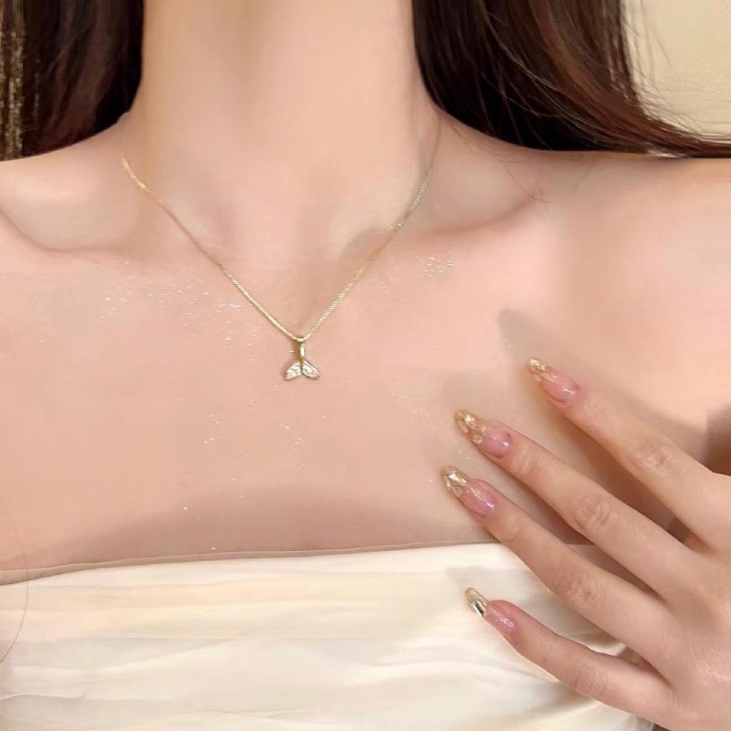 Gold Zircon Fishtail Necklace: Exquisite Titanium Steel, Non-fading, Light Luxury Design, Versatile for Women’s High-End Style.