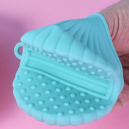 1 pár dlouhotrvajících rukavic proti opaření Konstrukce tvaru skořepiny Odolné držáky hrnců s horkou rukojetí