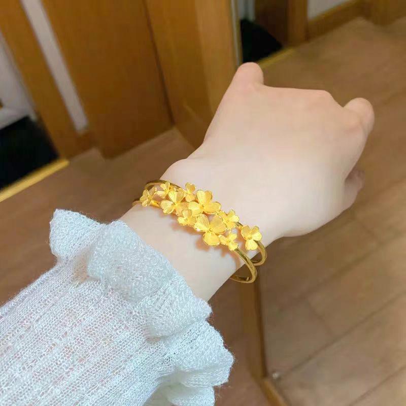 Золотой Процветающий Открытый Цветок Браслет: Универсальный женский браслет песочного золота с темпераментом