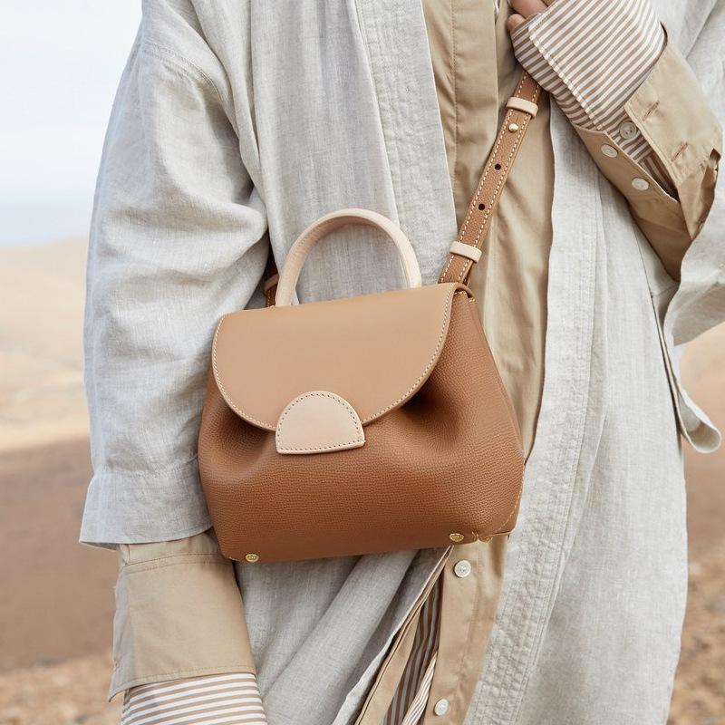 Design di Nicchia Piccolo, Sensazione di Alta Gamma, Pelle di Lusso Leggero, Versatile per il Pendolarismo, Borsa in Pelle di Vacchetta Strato Superiore per Donna
