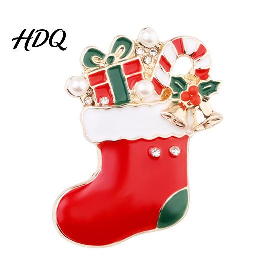 Sparkling Holiday Brooches Christmas Enamel Brooch Pin Santa Snowman Gingerbread Tree Wreath Stocking Pins Bell Jewelry Accessories for Coats