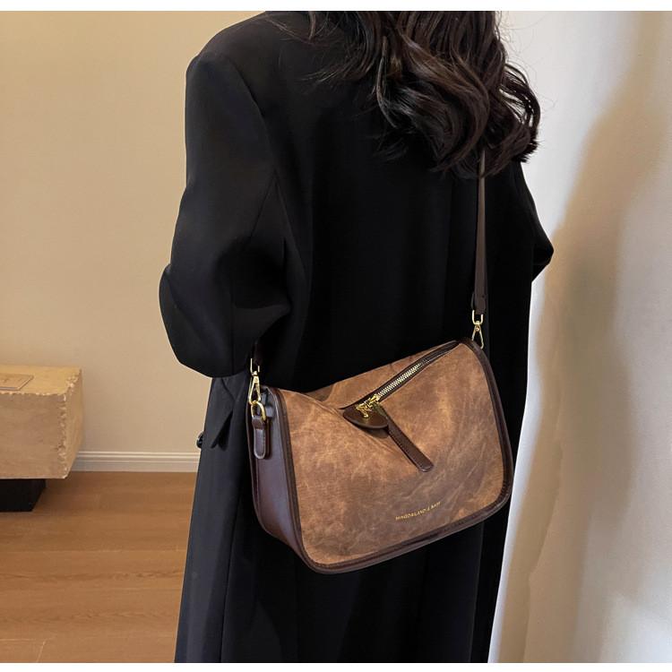 Ielgy Large-Capacity Bag Contrast Color Shoulder Messenger Bag Retro High-End Ladies Pillow Bag