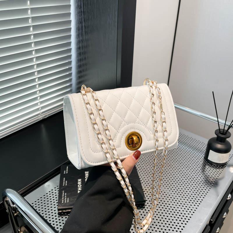 2025 Spring New Fashion Versatile High Value Diamond Chain Shoulder Messenger Bag This Year Popular Small Square Bag Women