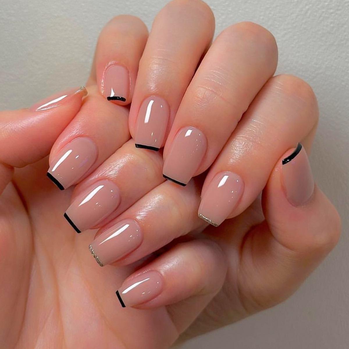 

Black Glitter French Tip Short Nude Square Press-On Nails