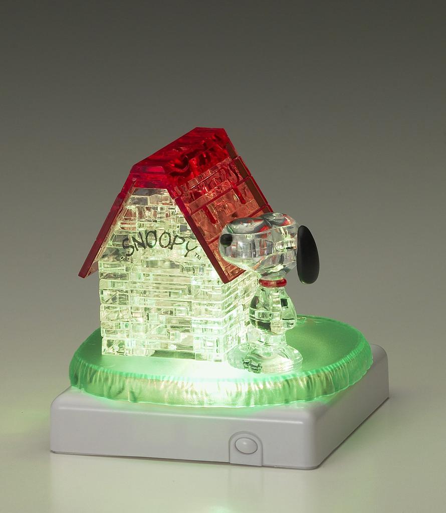 Crystal Puzzle Snoopy House