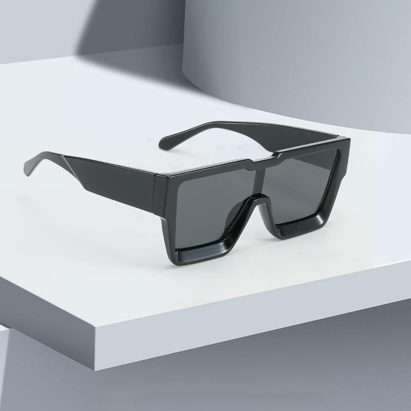 Vintage Trendy Sunglasses for Women Minimalist Square Glasses Gradient Color Fashion Gift for Friend