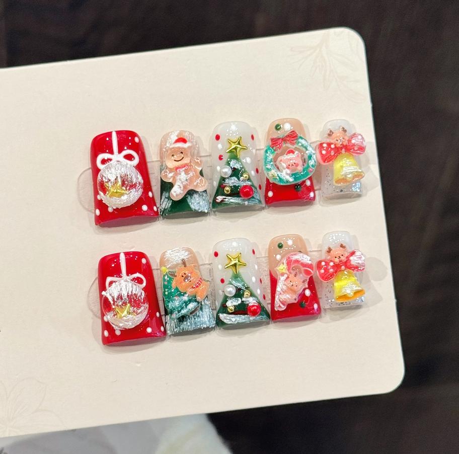 10PCS Christmas Artificial Nails with Duckbill Design Holiday Theme Press On Nails for Women Girls Festive Party Nail Art Decoration