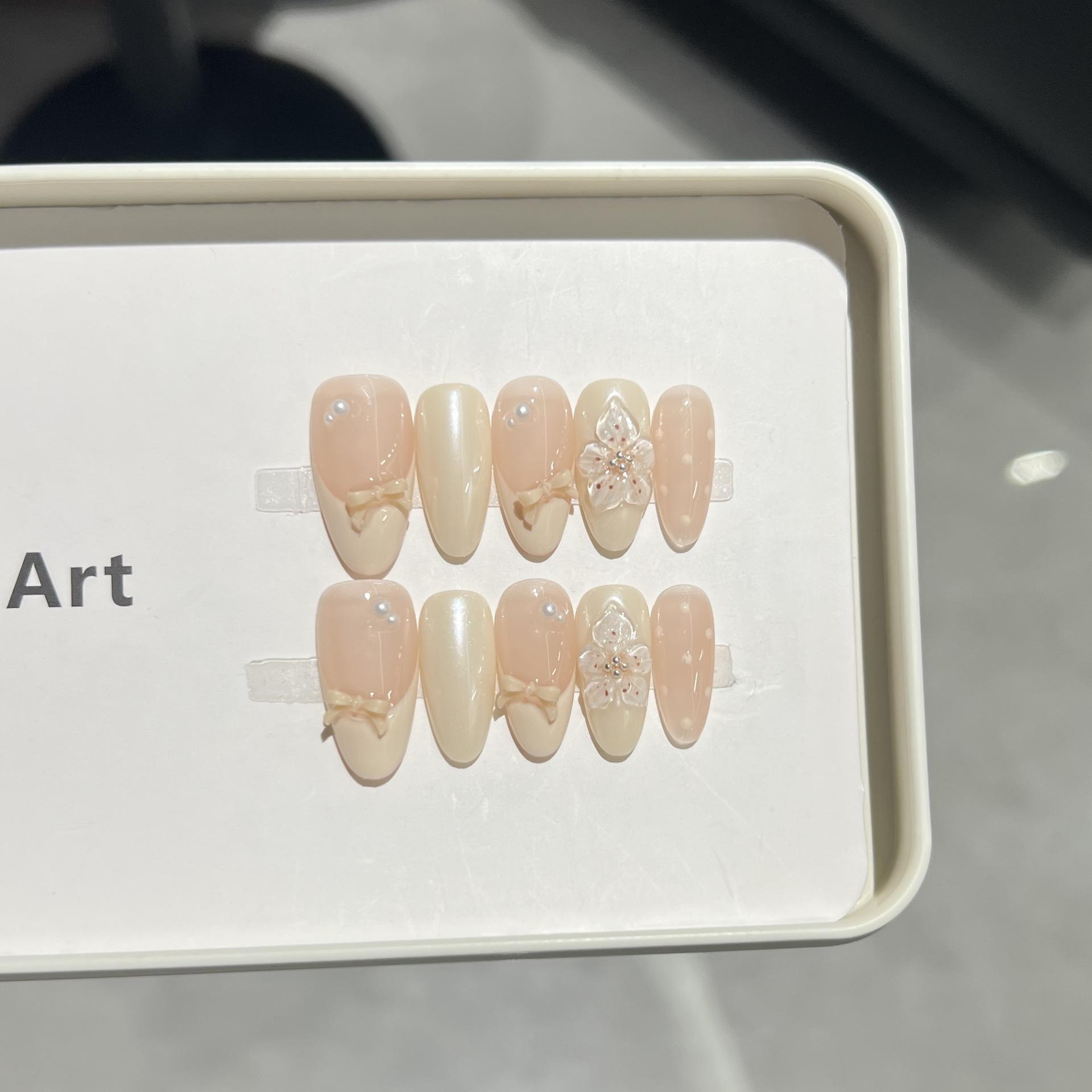 

Универсальный темперамент, нежный нюдовый цвет, маникюр «бабочка», французский, резной, в горошек, чисто ручная работа, накладные ногти-клипсы Medium M