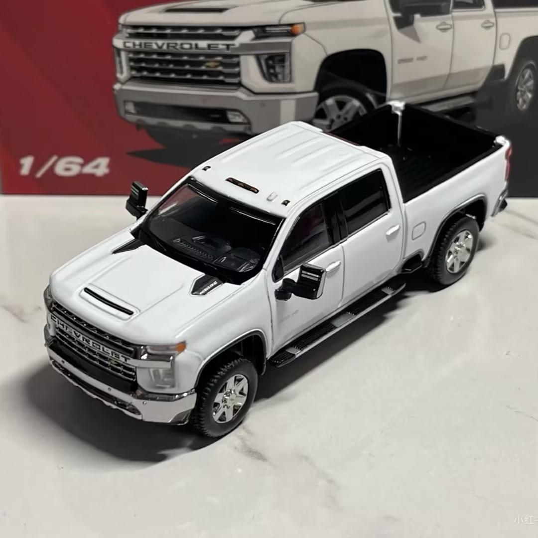 

Masdi Smallcar 1/64 Chevrolet Silverado Pickup Truck 2500HD Scale Simulation Alloy Miniature Diecast Car Model Toy Ornament Gift