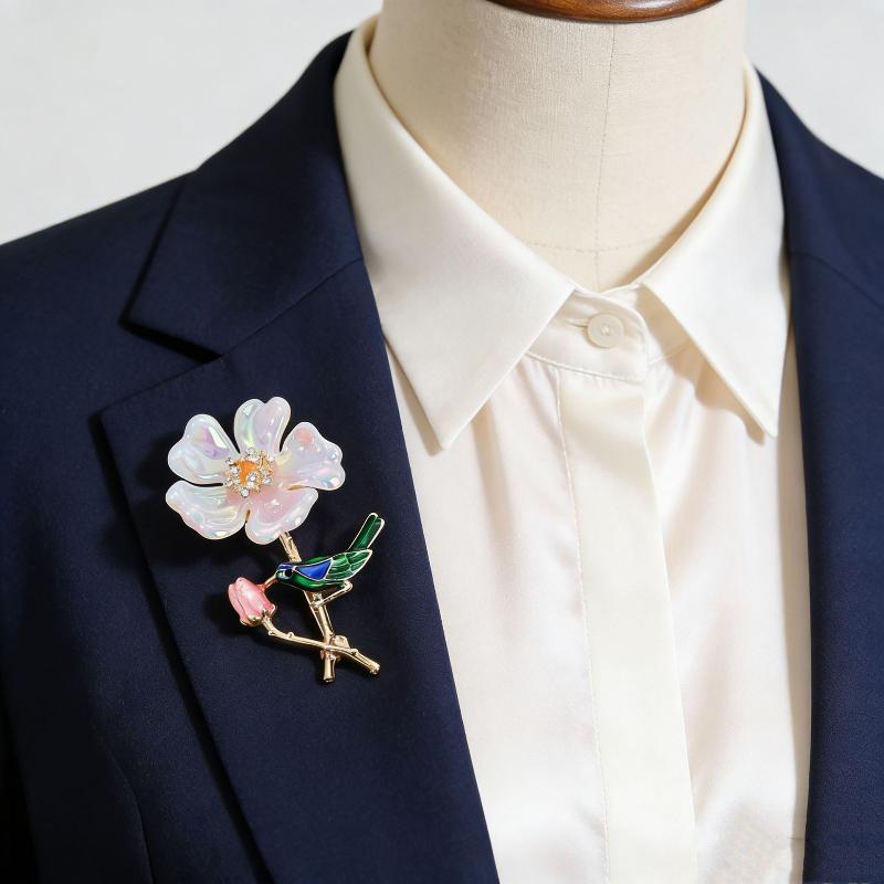 Elegant Flower Pearl Brooch Gold Tone Shell Petal Lapel Pin For Women Suit Coat Dress Jewelry Gift