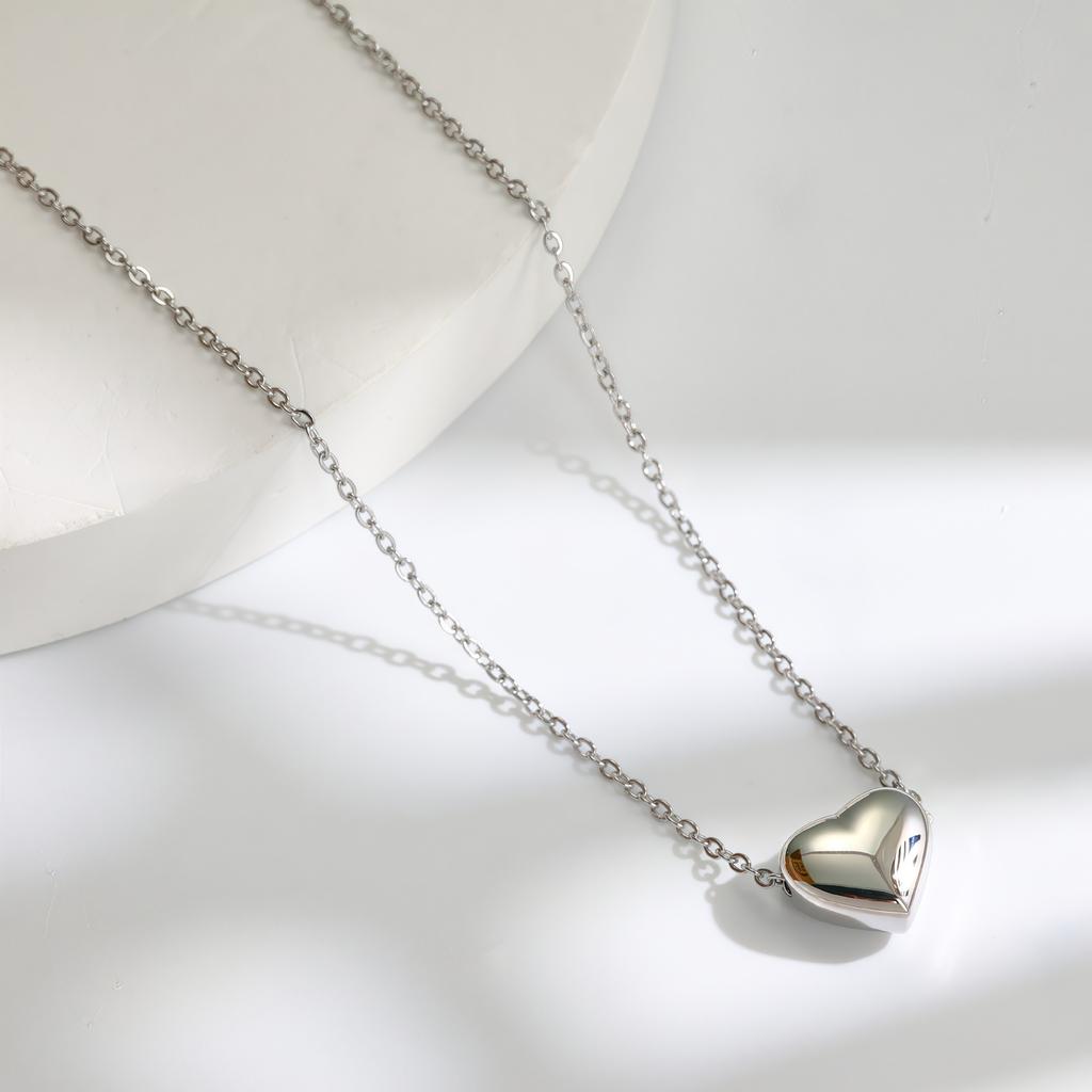 Simple Niche Love Necklace, Versatile Jewelry Titanium Steel Collarbone Chain Does Not Fade