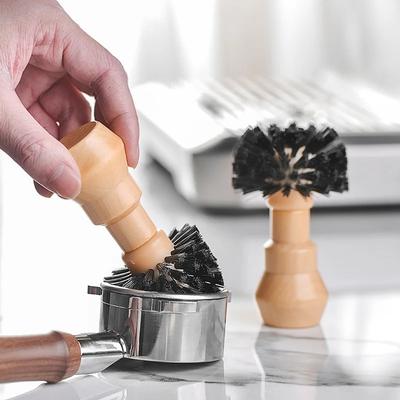 Brosse de nettoyage portable pour presse à café 58/51 mm avec manche en bois, accessoires pour machine à café domestique, outils de cuisine pratiques
