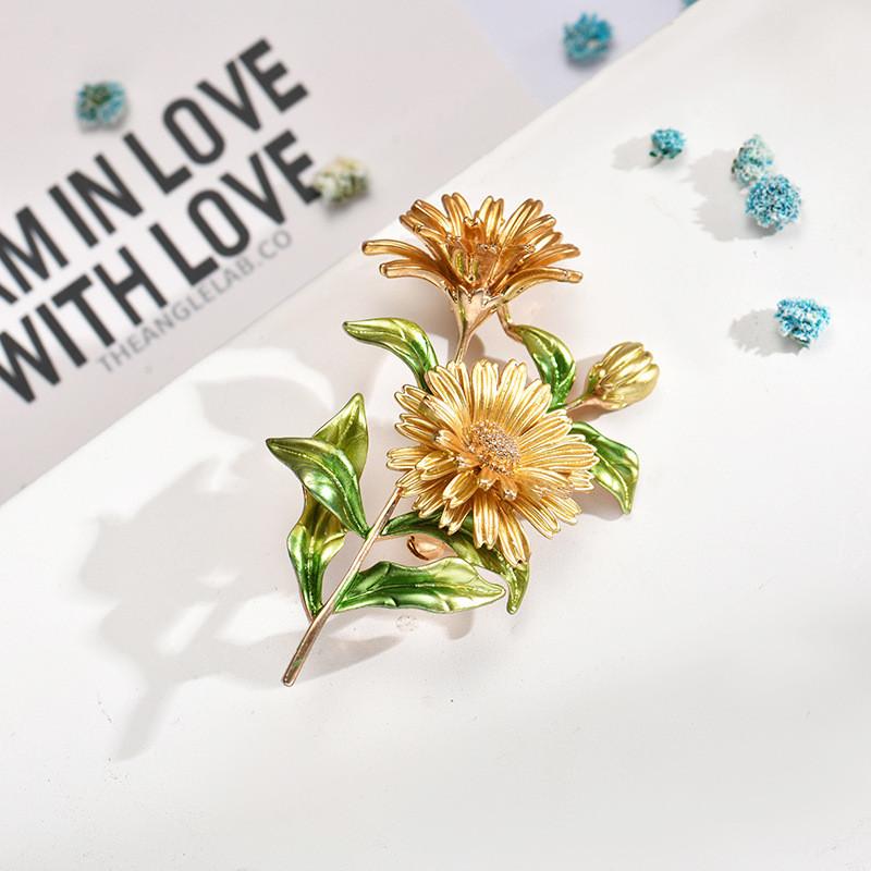 Fashion Floral Brooch Pin Alloy Animal Design For Women Office Wear
