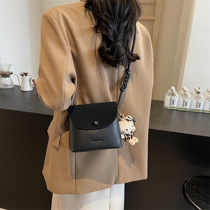 Annual Bag Women's Shoulder Bag This Year 2025 Casual Winter Messenger Bucket Bag Versatile Popular Texture