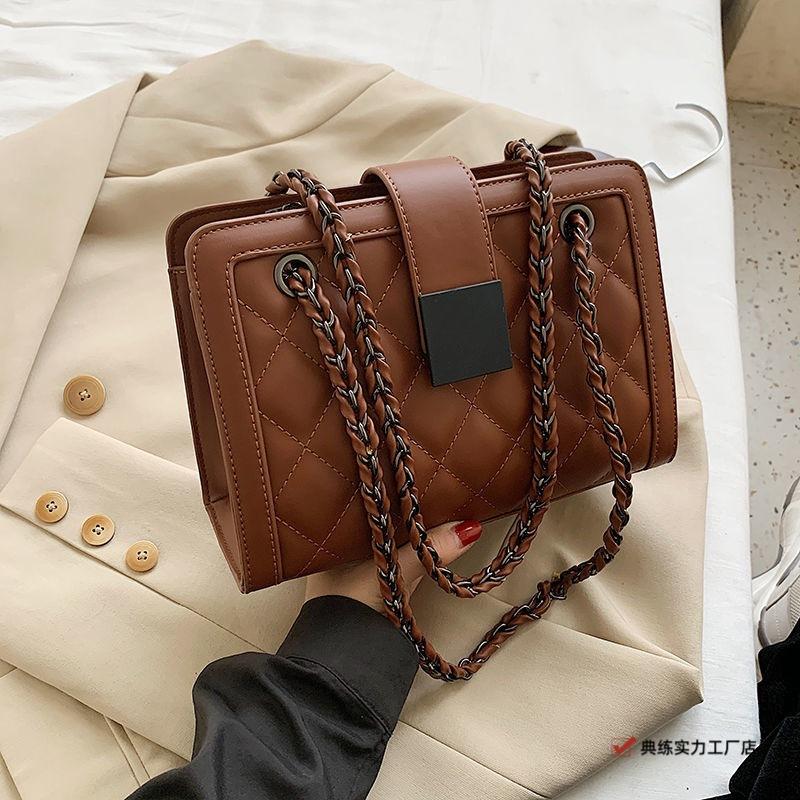 Autumn and Winter Chain Small Bag Women's Bag New Trendy Fashion Internet Celebrity Versatile Shoulder Messenger Bag Underarm Bag