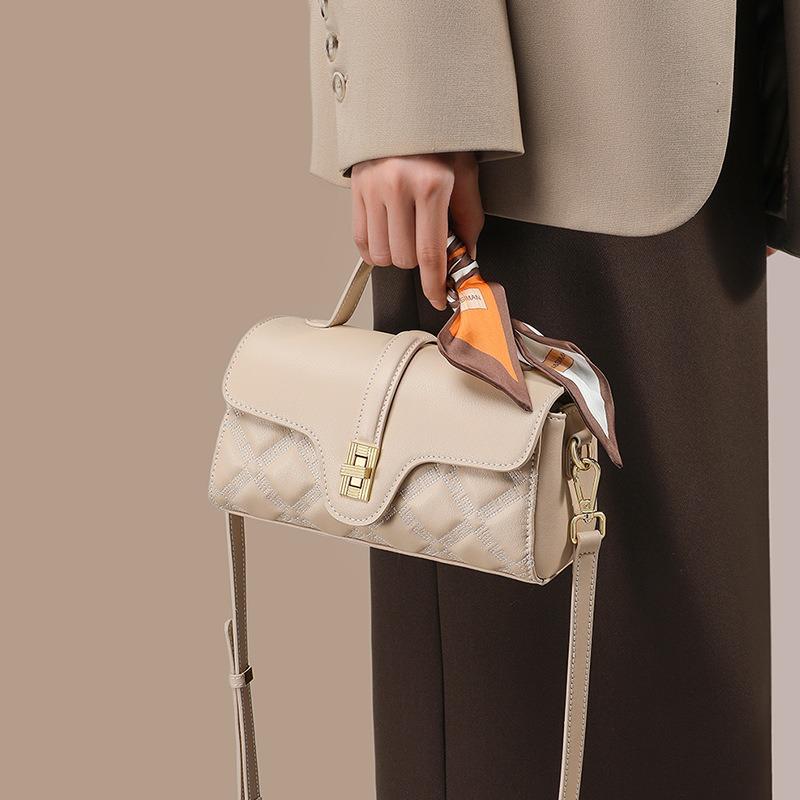 Light luxury texture rhombus women's bag fashion lock handbag versatile shoulder messenger small square bag new gift