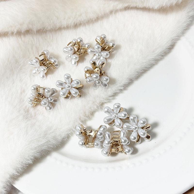 Utsøkte Metallblomst Hårklyper Luksuriøse Imiterte Perler Små Hårspenner Krabbe Hårnåler Barretter For Jenter Barn Hårtilbehør