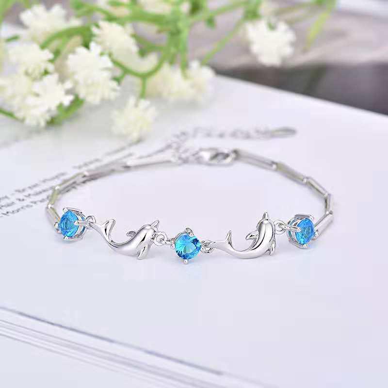 Four-Leaf Clover Handmade Lucky Bracelet for Women, Simple European and American Style, Perfect for Students and Friends