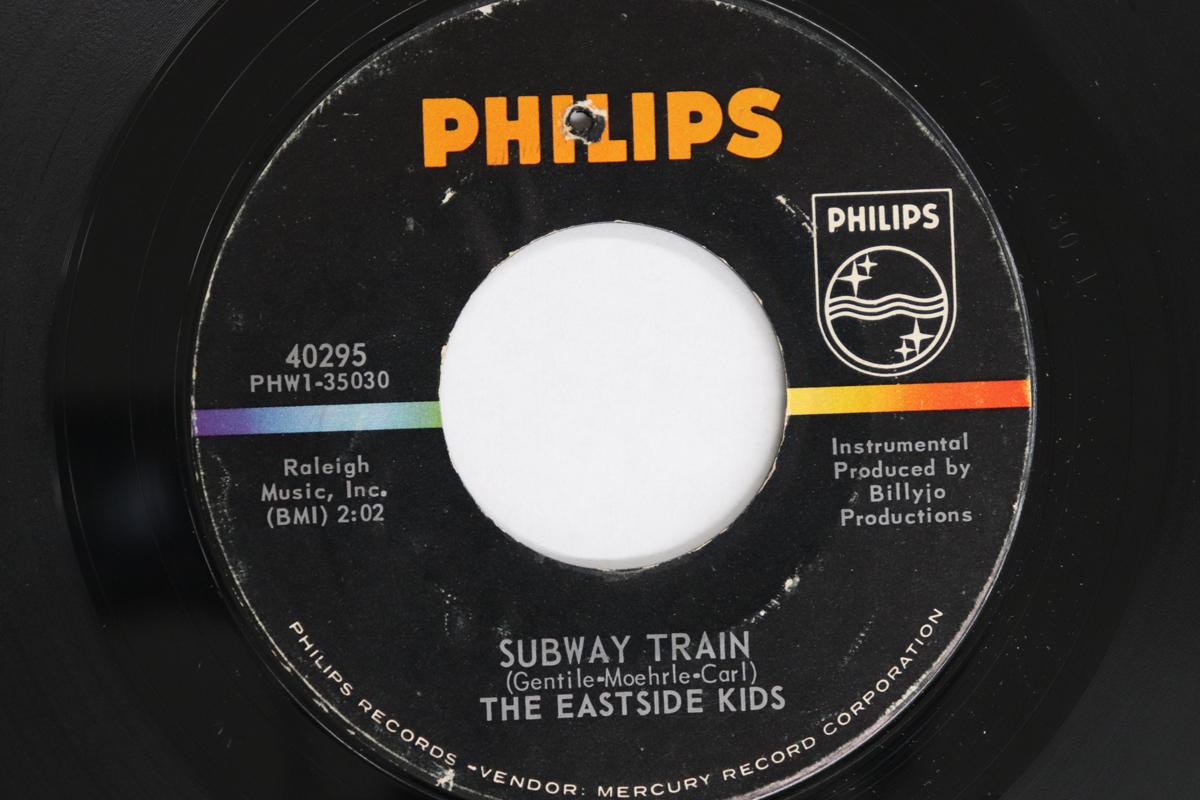 

7-дюймовая пластинка EASTSIDE KIDS - Subway Train / Sunday Stranger 40295 PHILIPS 1965 США Рок Б/У