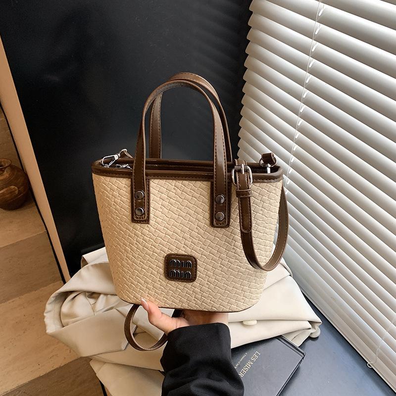 Today's popular hand-carried bucket bag women's new summer high-end sense versatile commuter shoulder messenger bag