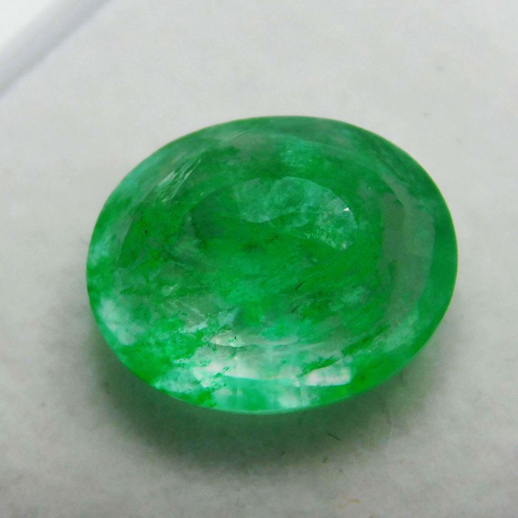 Natural Green Emerald Loose Gemstone Oval Cut 7 ct Colombian for Jewelry Making and Gem Collections